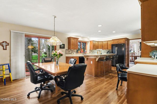 8563 Royal Lythan Lane, Holland, OH 43528