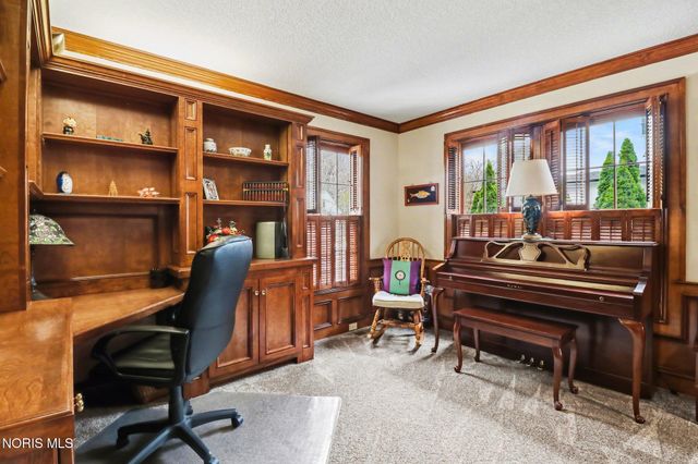 8563 Royal Lythan Lane, Holland, OH 43528