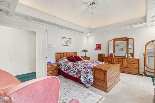 8563 Royal Lythan Lane, Holland, OH 43528