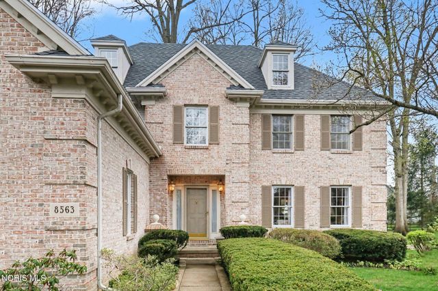 8563 Royal Lythan Lane, Holland, OH 43528