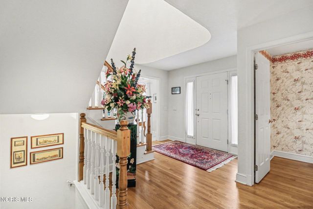 8563 Royal Lythan Lane, Holland, OH 43528