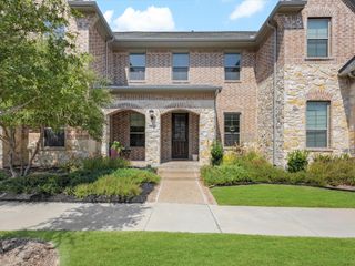 4512 English Maple Drive, Arlington, TX 76005