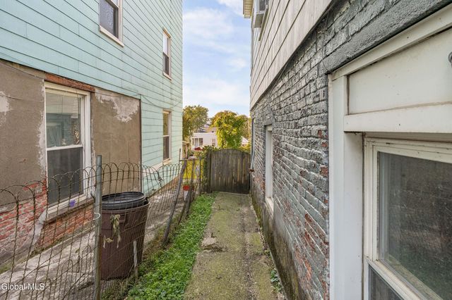 1021 3rd Street, Rensselaer, NY 12144