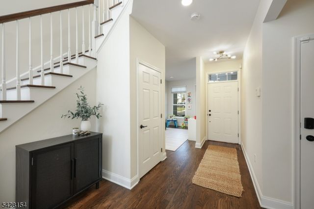 10 Loft Dr, Bridgewater Twp., NJ 08836