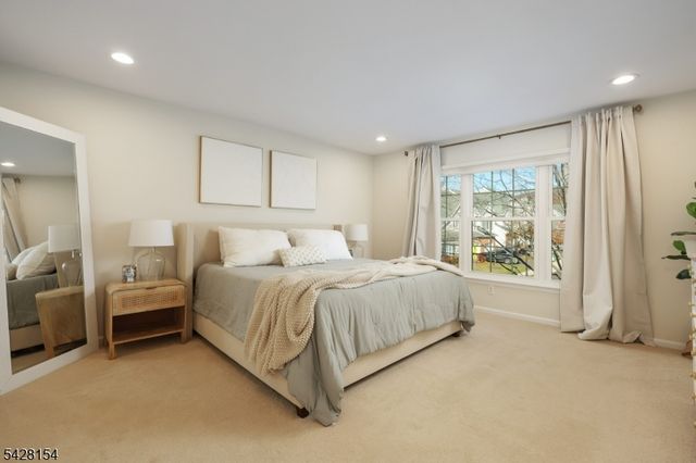 10 Loft Dr, Bridgewater Twp., NJ 08836