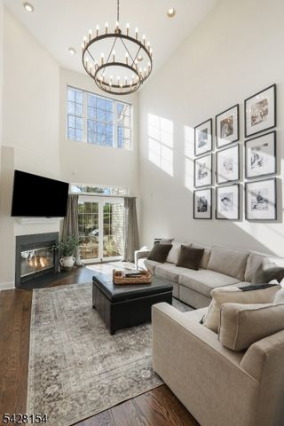 10 Loft Dr, Bridgewater Twp., NJ 08836