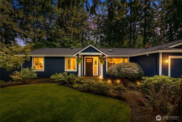 1928 218th Lane SE, Sammamish, WA 98075
