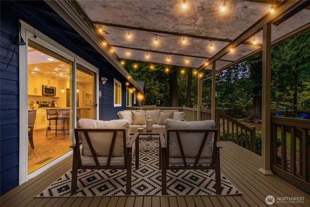 1928 218th Lane SE, Sammamish, WA 98075