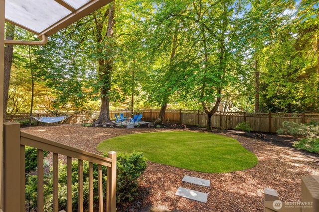 1928 218th Lane SE, Sammamish, WA 98075