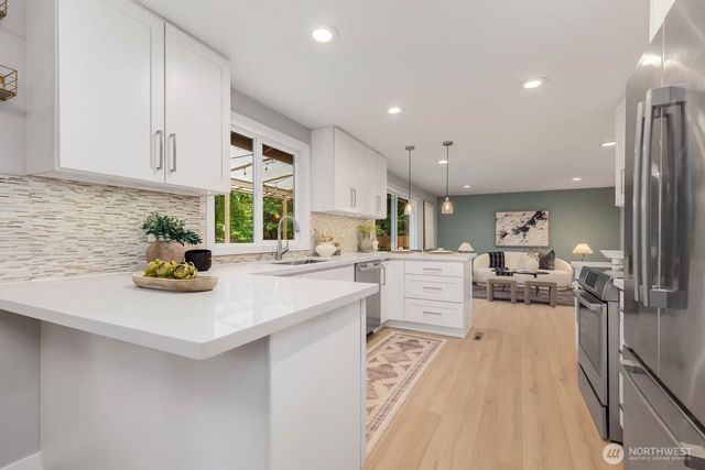 1928 218th Lane SE, Sammamish, WA 98075