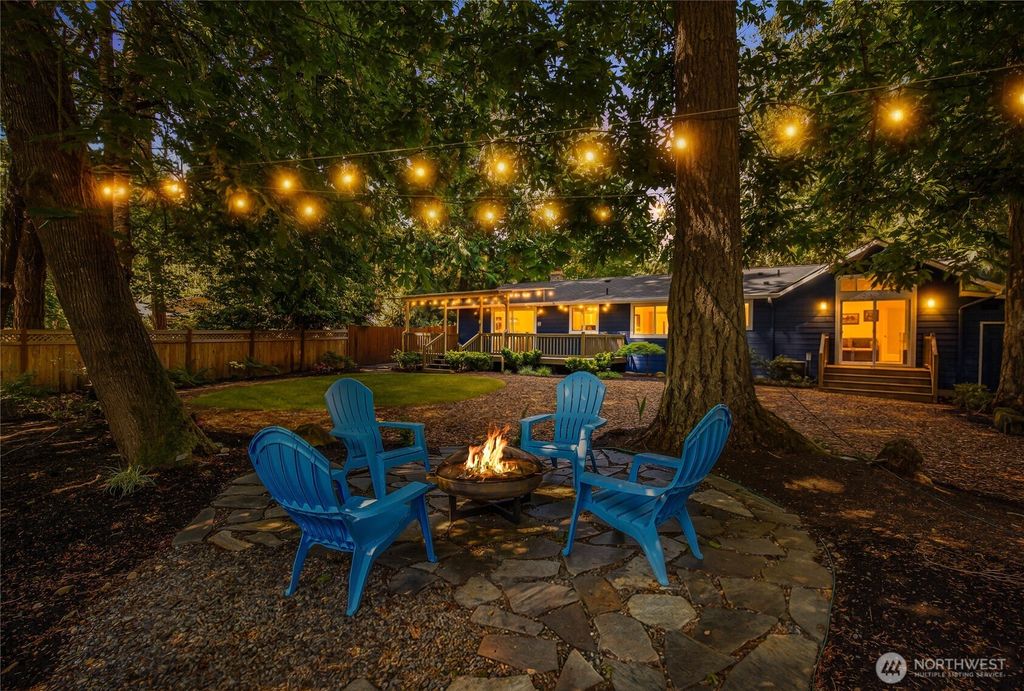 1928 218th Lane SE, Sammamish, WA 98075