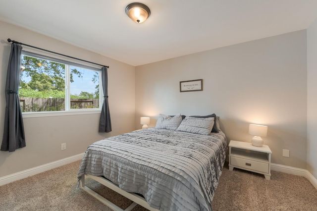 487 Sunlight Dr, Diamond Springs, CA 95619