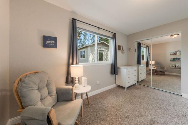 487 Sunlight Dr, Diamond Springs, CA 95619