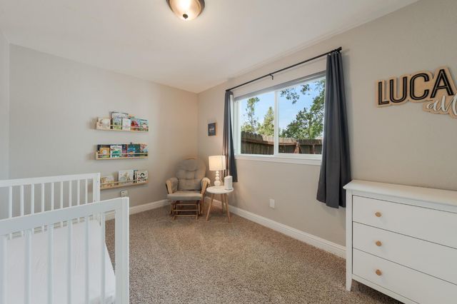 487 Sunlight Dr, Diamond Springs, CA 95619