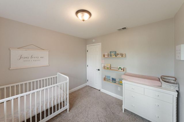 487 Sunlight Dr, Diamond Springs, CA 95619