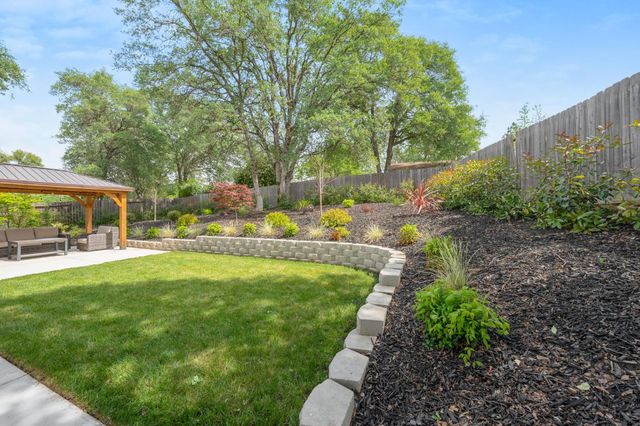 487 Sunlight Dr, Diamond Springs, CA 95619