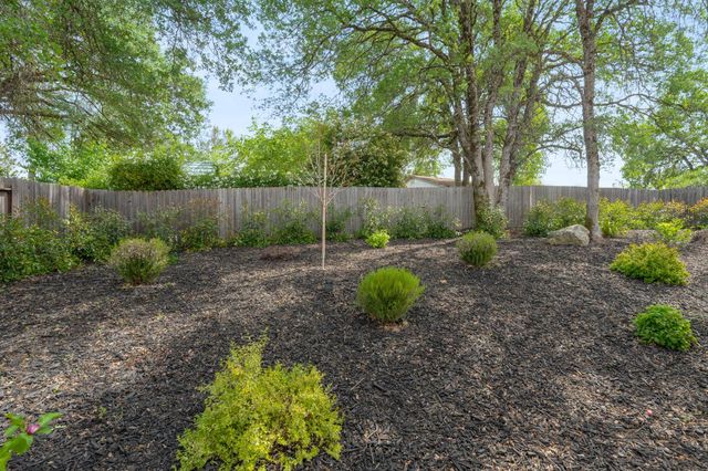 487 Sunlight Dr, Diamond Springs, CA 95619