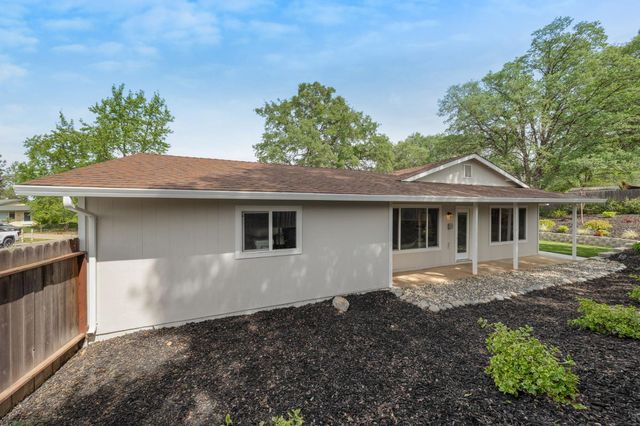 487 Sunlight Dr, Diamond Springs, CA 95619