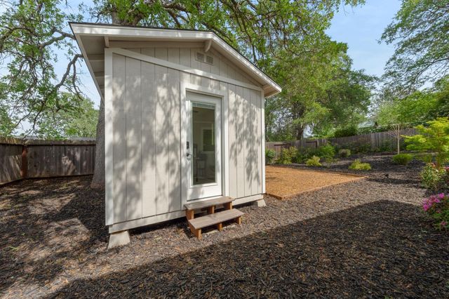 487 Sunlight Dr, Diamond Springs, CA 95619