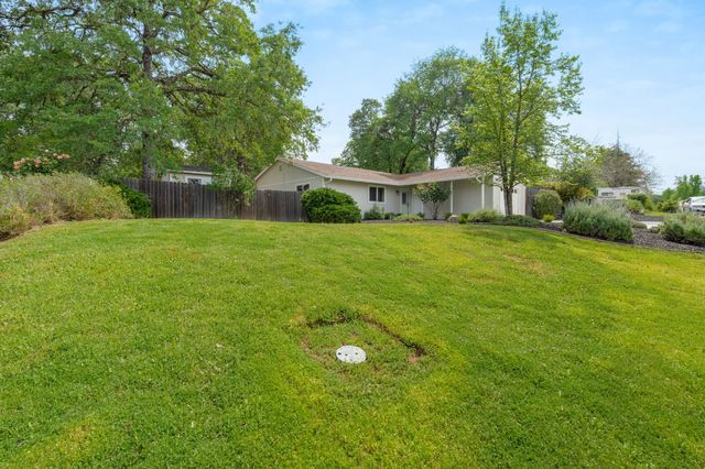 487 Sunlight Dr, Diamond Springs, CA 95619