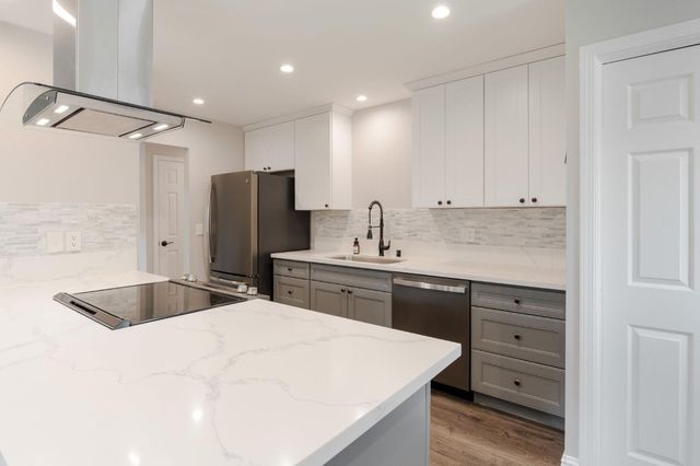 487 Sunlight Dr, Diamond Springs, CA 95619