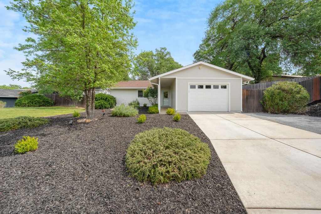 487 Sunlight Dr, Diamond Springs, CA 95619