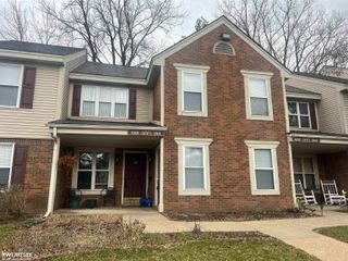 1511 Porter Circle, Rochester Hills, MI 48307
