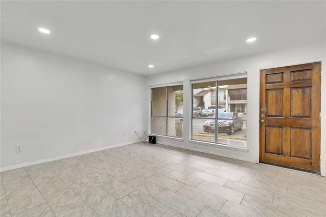 6910 Hart Lane 403, Austin, TX 78731