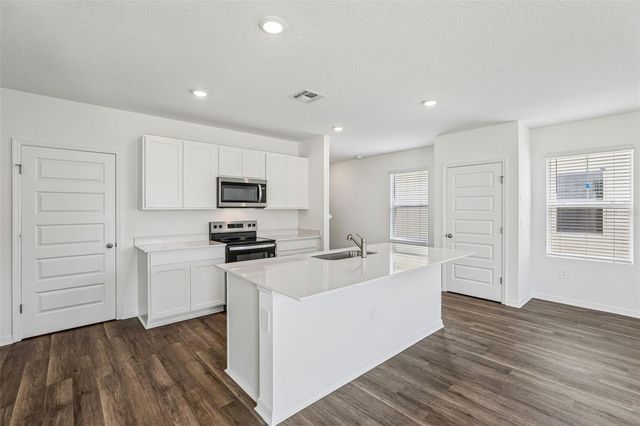 3717 SALVIA COURT, Tavares, FL 32778