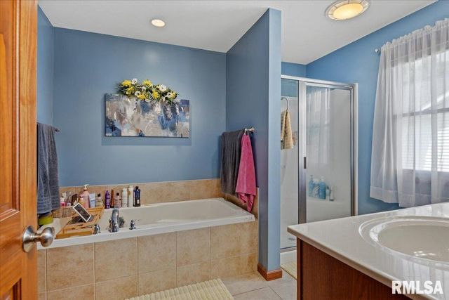316 Newcombe Lane, Chatham, IL 62629