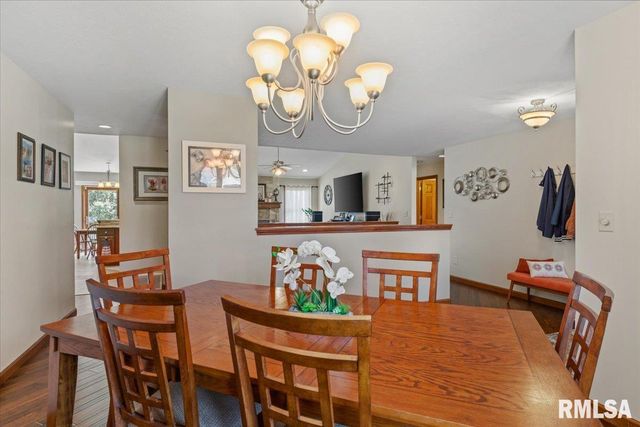 316 Newcombe Lane, Chatham, IL 62629