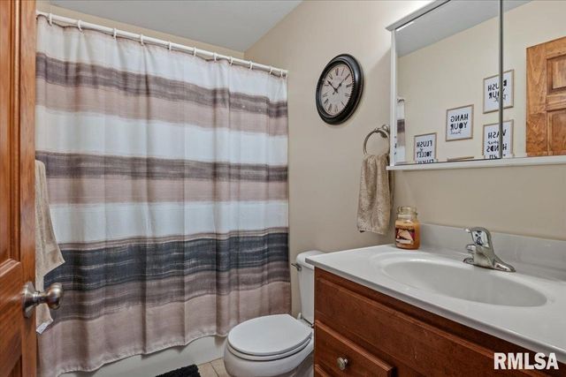 316 Newcombe Lane, Chatham, IL 62629
