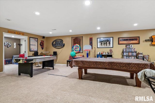 316 Newcombe Lane, Chatham, IL 62629