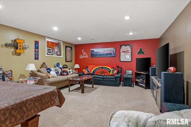 316 Newcombe Lane, Chatham, IL 62629