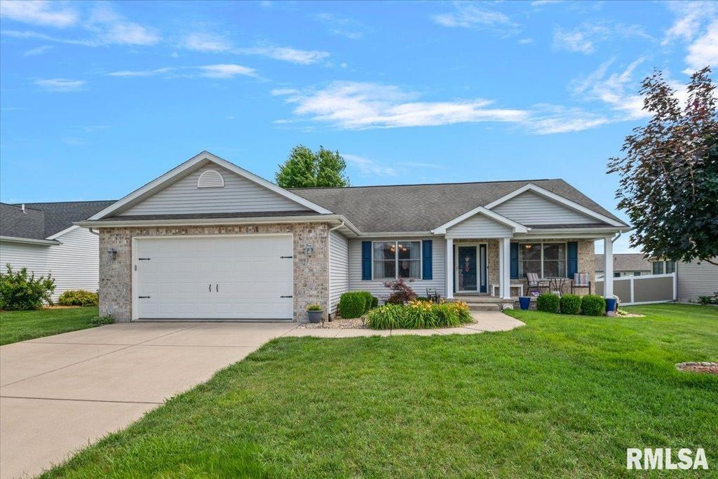 316 Newcombe Lane, Chatham, IL 62629
