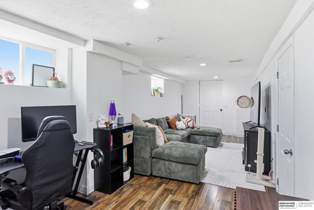 2318 S 7th Street, Omaha, NE 68108