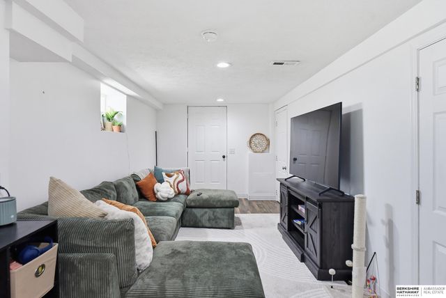 2318 S 7th Street, Omaha, NE 68108