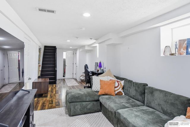 2318 S 7th Street, Omaha, NE 68108