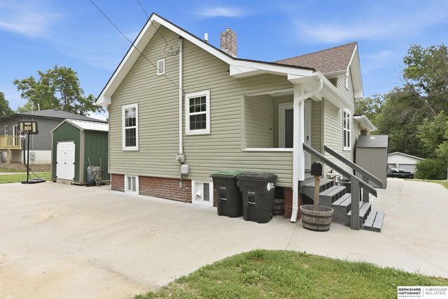 2318 S 7th Street, Omaha, NE 68108