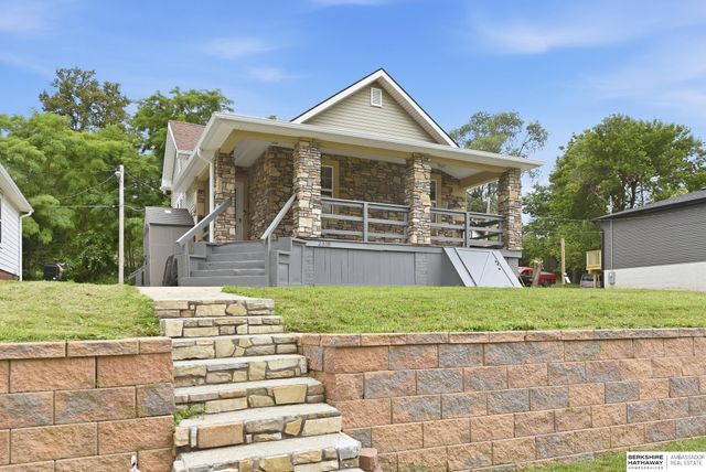 2318 S 7th Street, Omaha, NE 68108