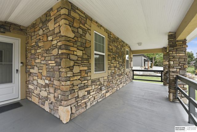 2318 S 7th Street, Omaha, NE 68108