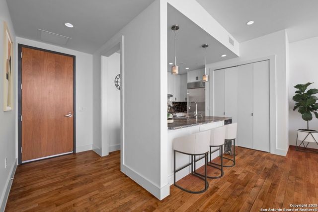 610 E Market St Unit 3110, San Antonio, TX 78205