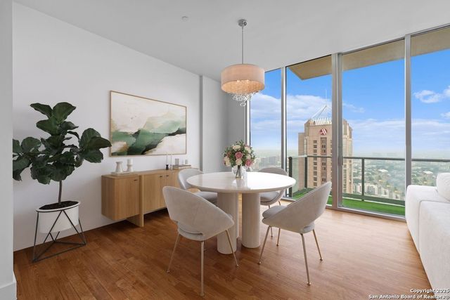 610 E Market St Unit 3110, San Antonio, TX 78205