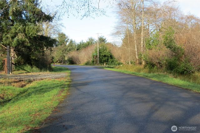 905 Wawona Avenue SW, Ocean Shores, WA 98569