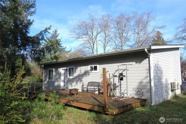 905 Wawona Avenue SW, Ocean Shores, WA 98569