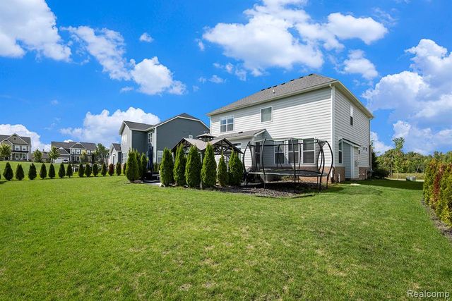 53213 Bay Laurel Lane, South Lyon, MI 48178