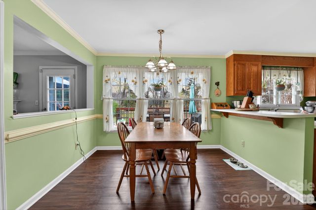 9510 Saddle Run Trail, Charlotte, NC 28269