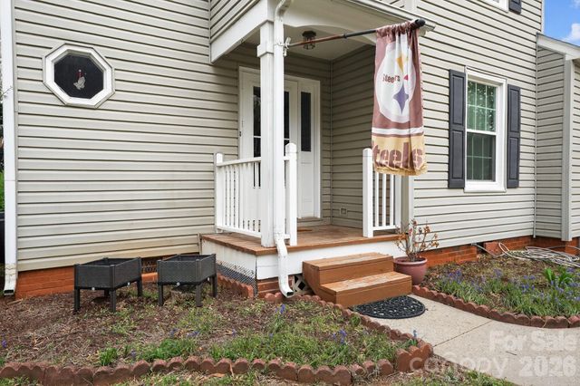 9510 Saddle Run Trail, Charlotte, NC 28269