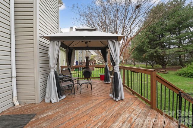 9510 Saddle Run Trail, Charlotte, NC 28269