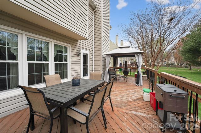 9510 Saddle Run Trail, Charlotte, NC 28269